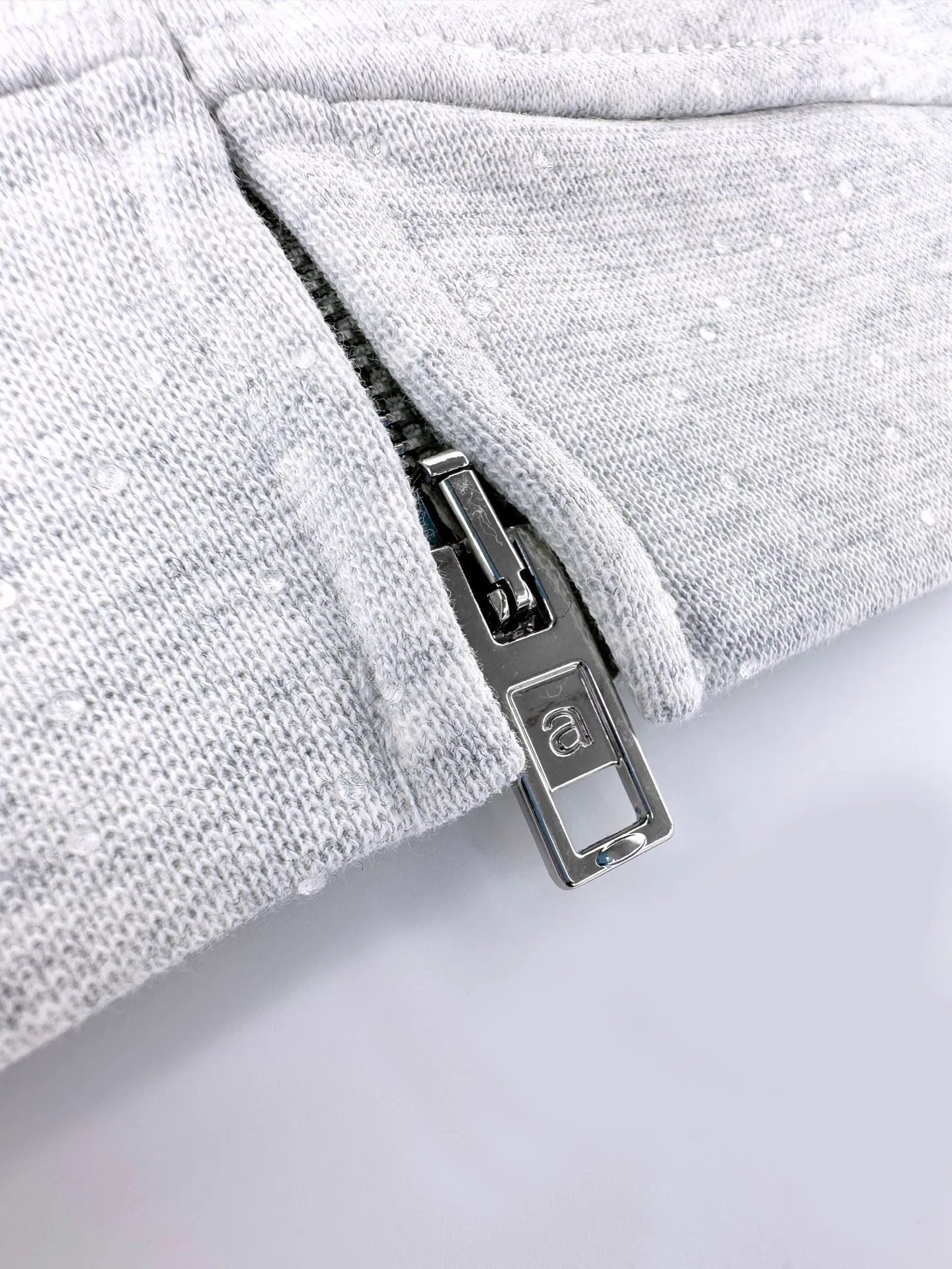 AP Alexander Wang ， ， 。 ， ， ， 。 ， ， ， ， 。 ， ， ； ， ， ， 。 ， 。 1. ， Alexander Wang ， 、 。 2 ， ， 。 3. ， ， Retro 。 ： 1:1 AW 1:1 AW ： Size： S M L ： DD 171